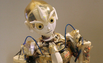 Robot - image from Wikimedia Commons
